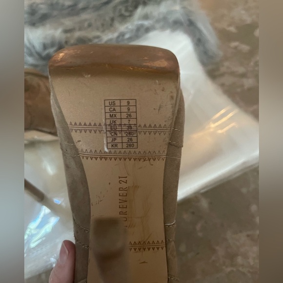 🪩 Forever 21 lace up ankle booties size 9 - Picture 3 of 8